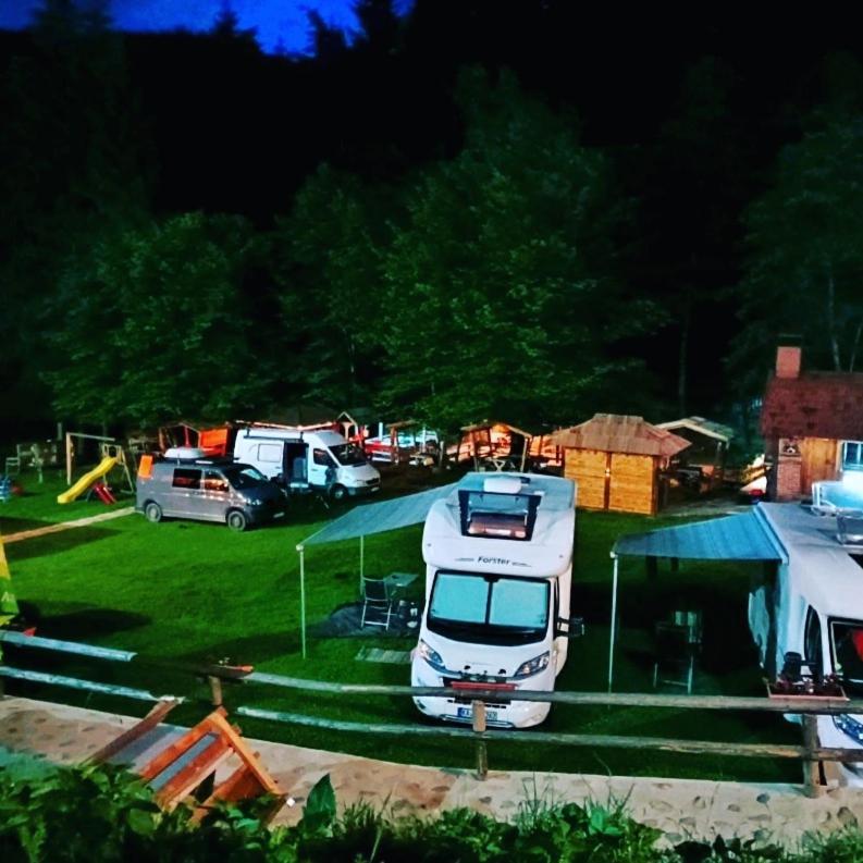 Etno Selo Bistrovo Apartamento Vitez Exterior foto