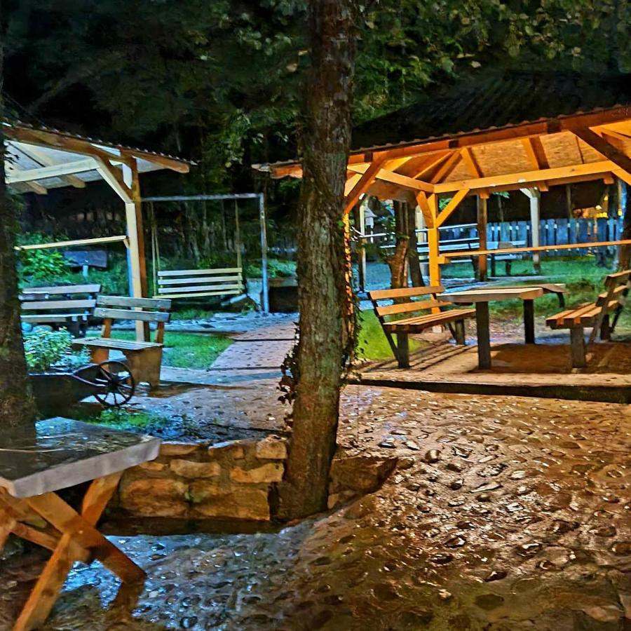 Etno Selo Bistrovo Apartamento Vitez Exterior foto